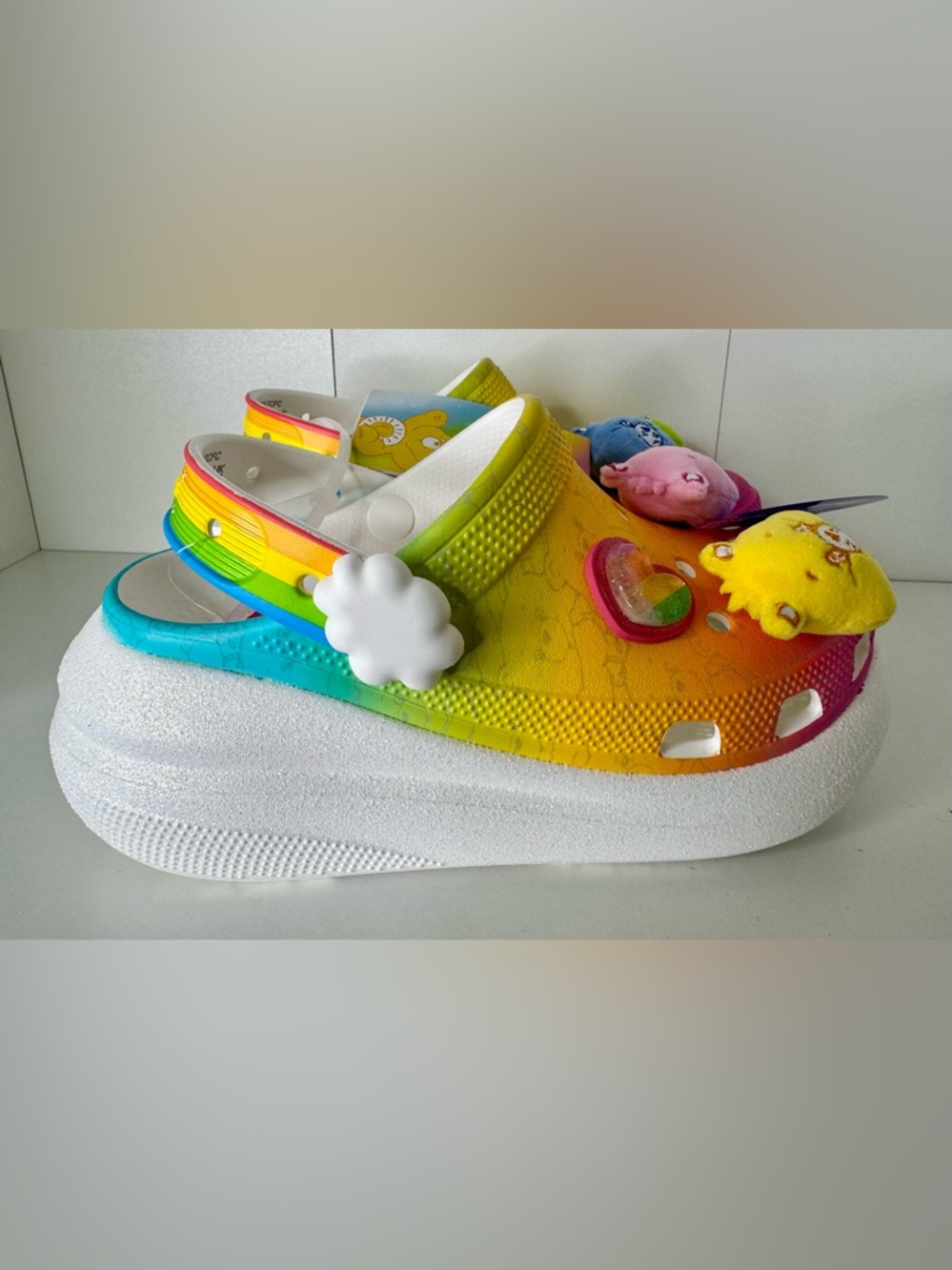 Care Bears Crush Light Up Crocs Women’s Size 6 NWT - Picture 4 of 9